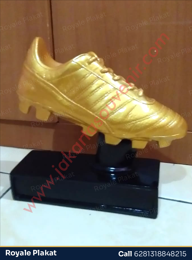Trophy Fiber Sepatu Bola - Royale Plakat