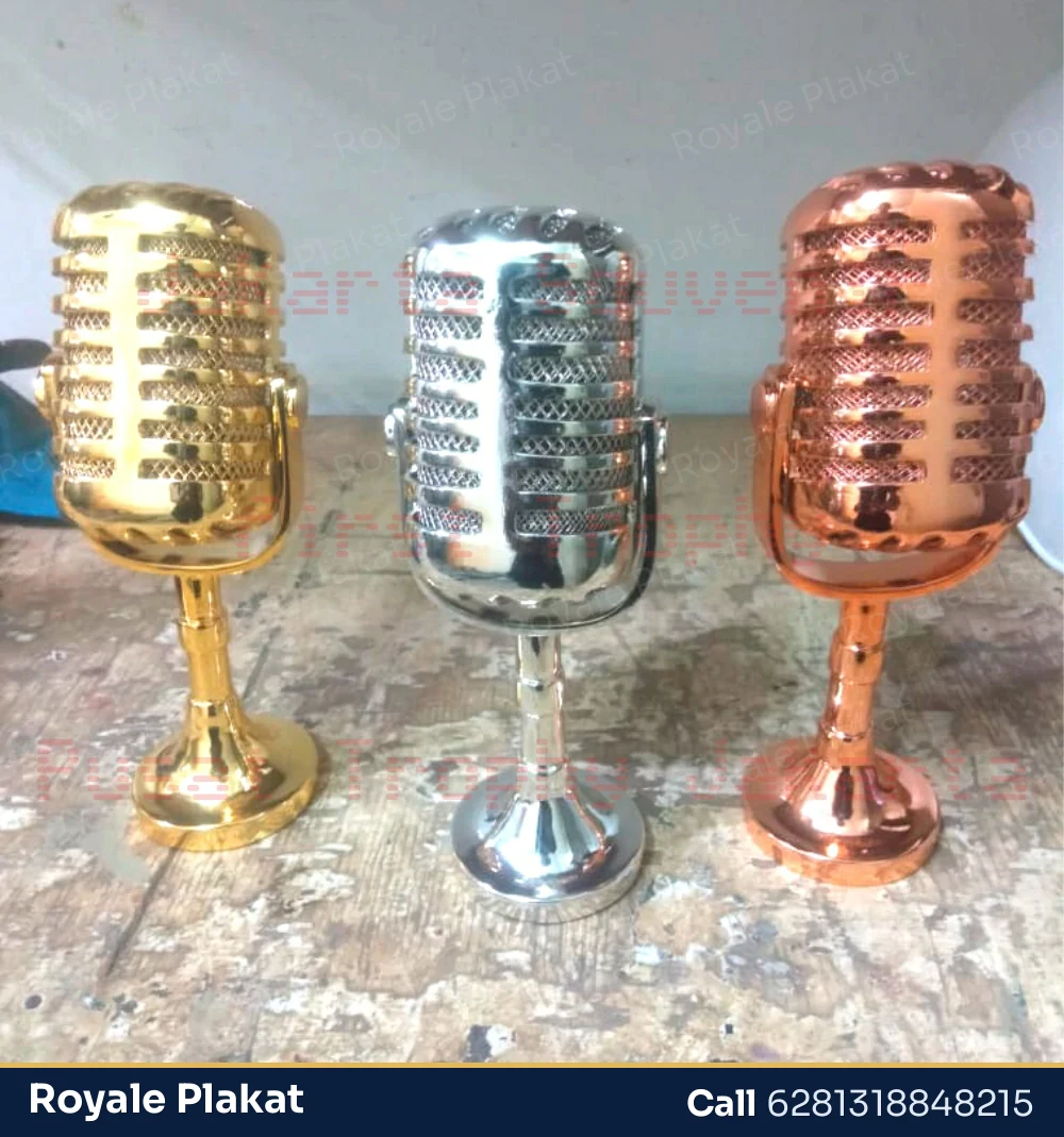 Trophy Musik Mic - Royale Plakat