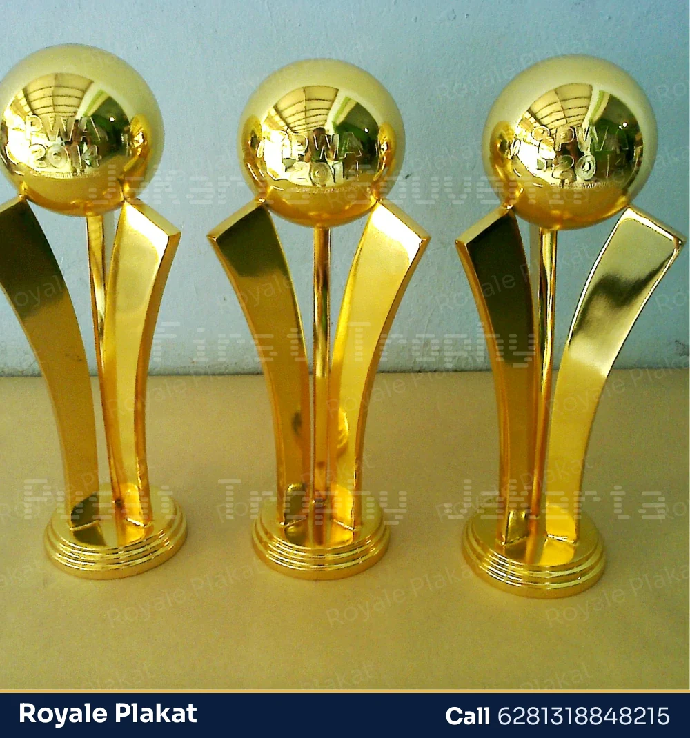 Trophy Penghargaan Premium - Royale Plakat