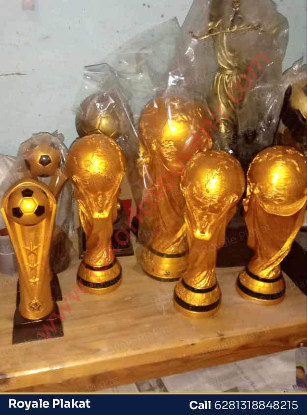 Trophy Piala Dunia Replica - Royale Plakat