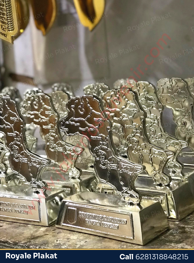 Trophy Plakat Timah Pulau - Royale Plakat