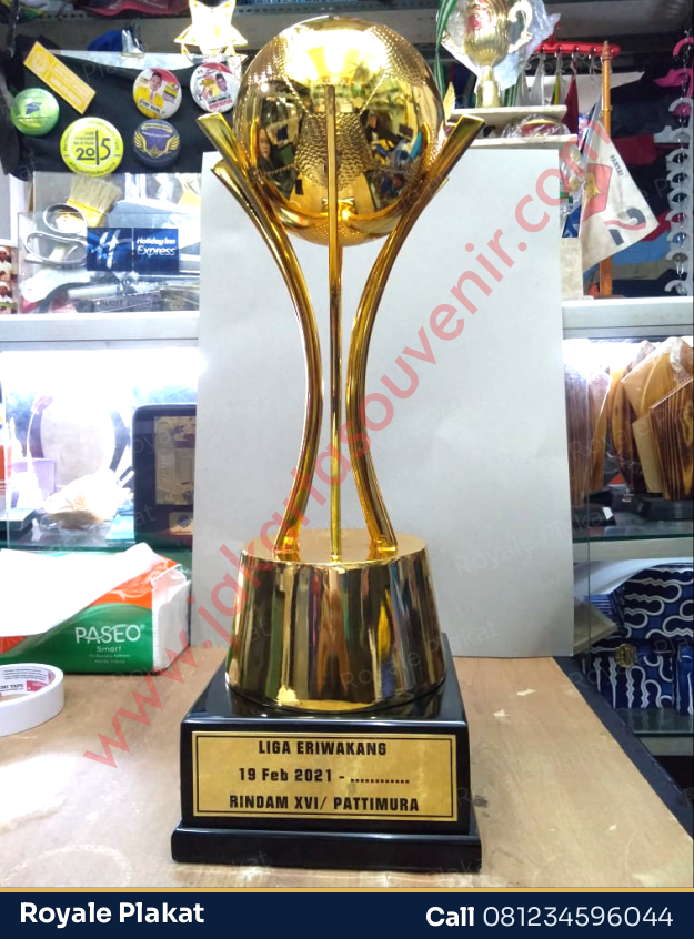 Trophy Timah Bola Sport - ROYALE PLAKAT