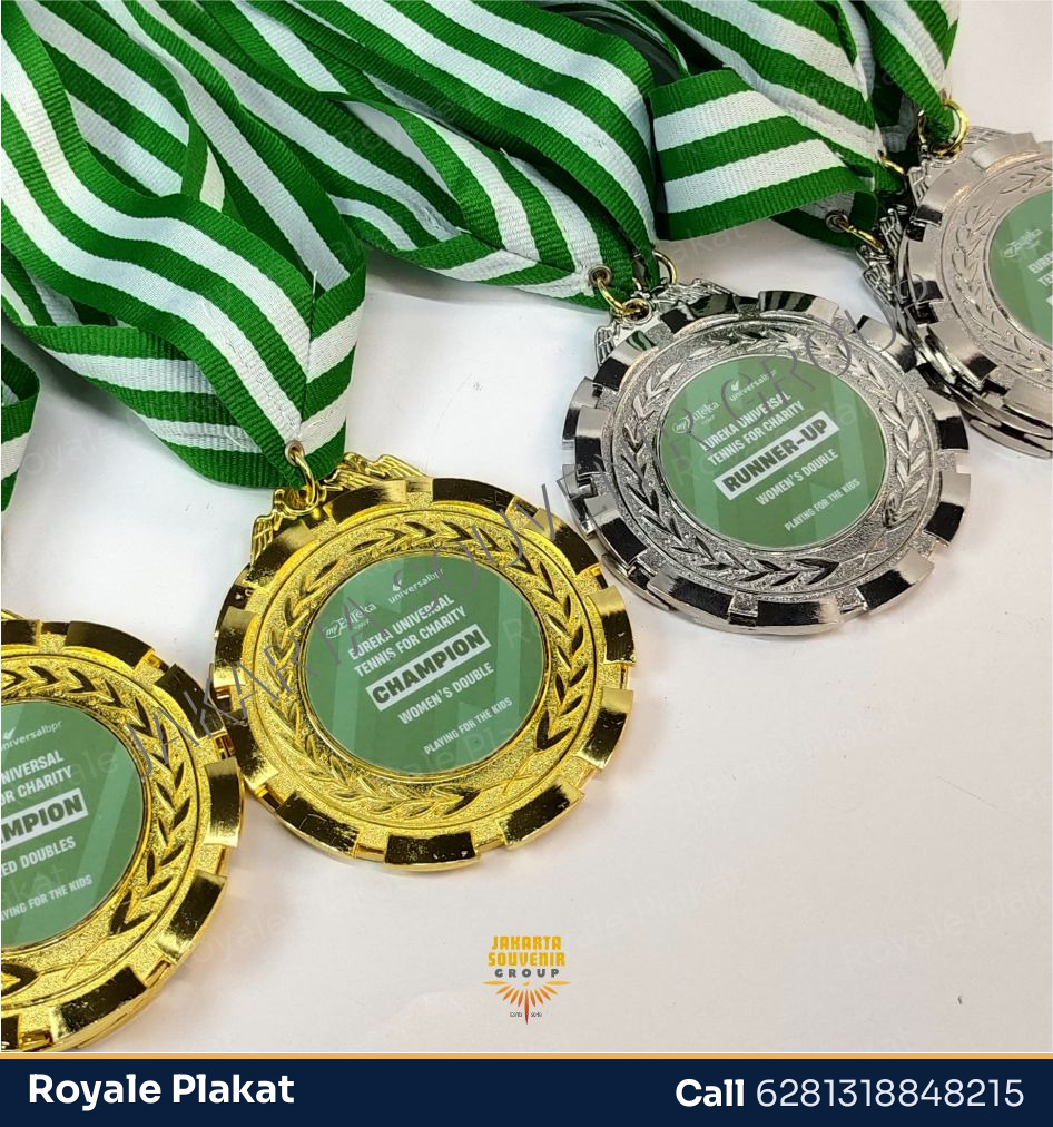 Medali Sekolah Standard - Royale Plakat