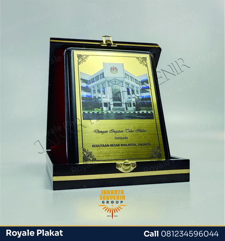 Plakat Kayu Premium - ROYALE PLAKAT
