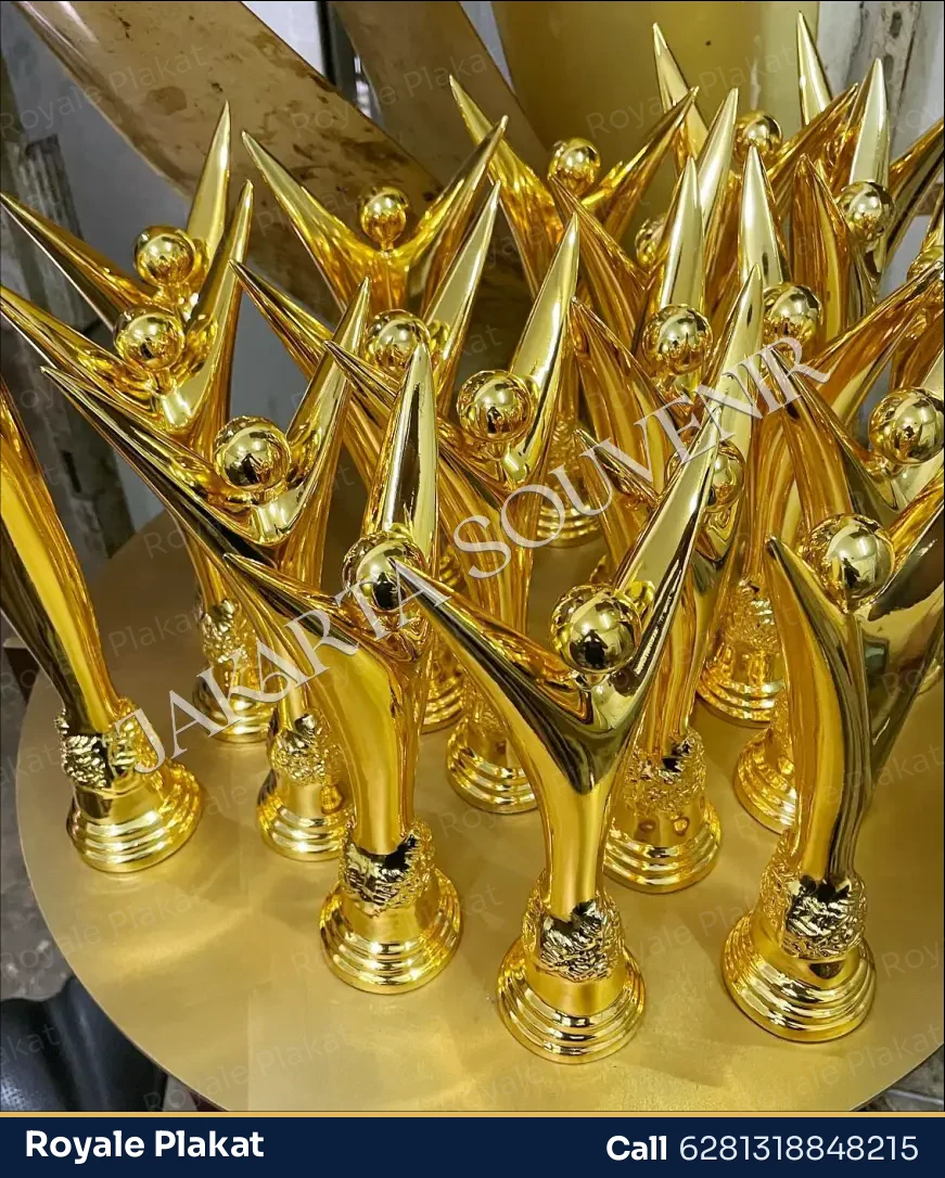 Piala Plastik Wisuda TK/SD - Royale Plakat