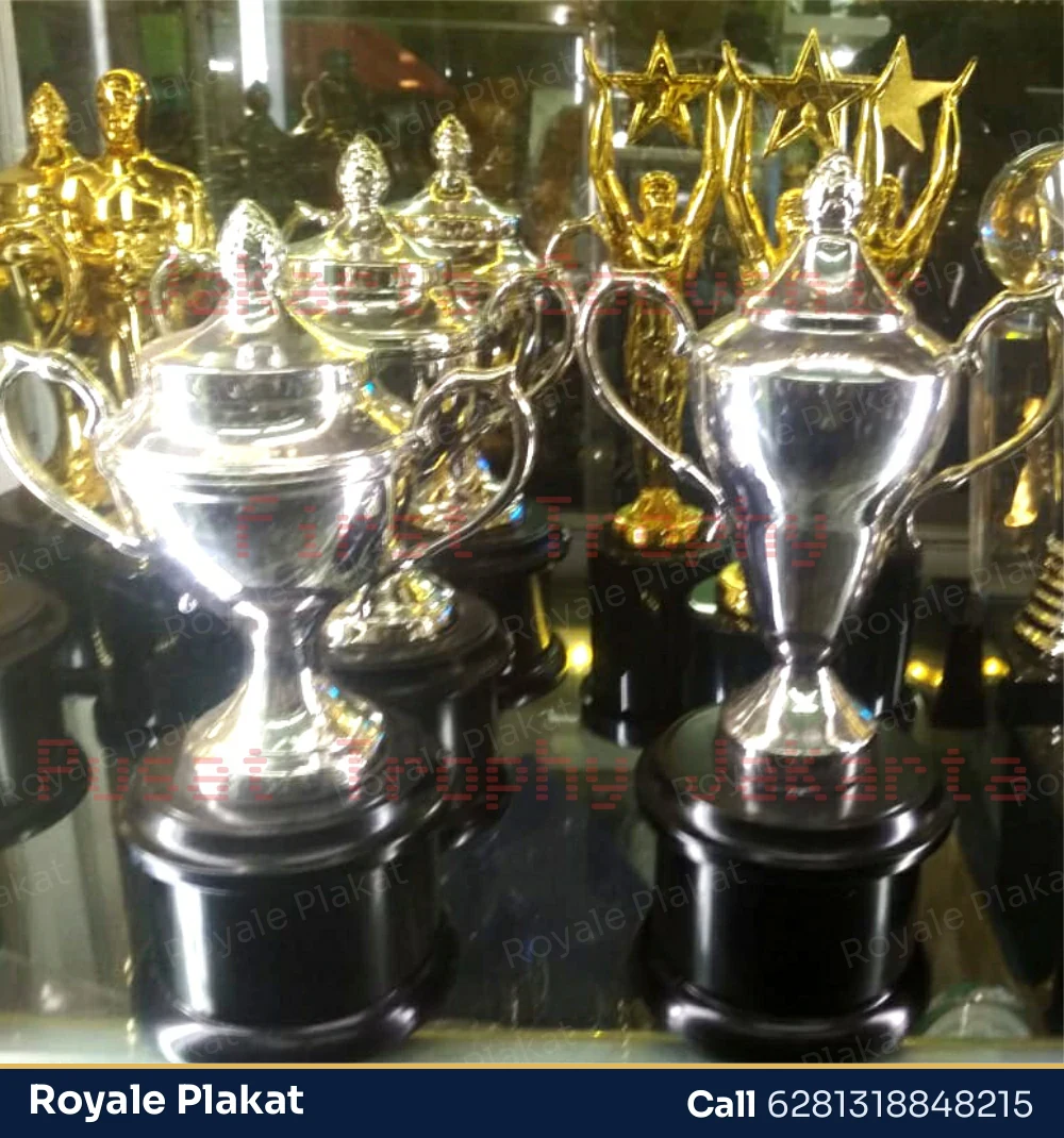 Piala Plastik Gelas Klasik - Royale Plakat