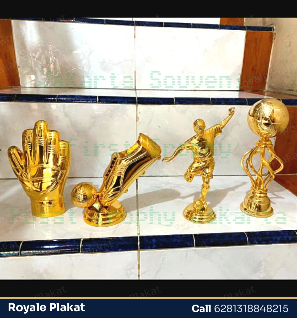 Piala Plastik Olahraga 1 Set - Royale Plakat